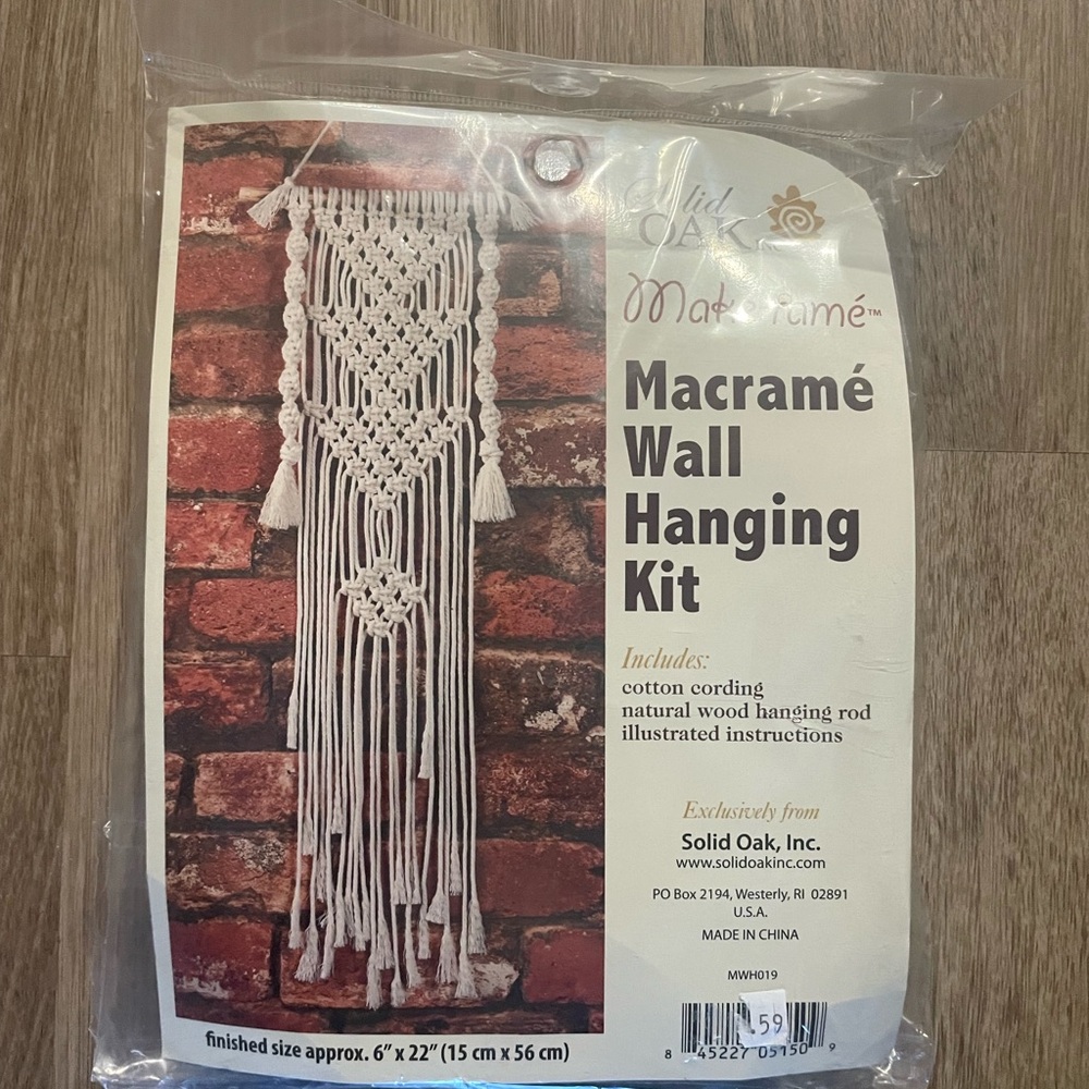 NWT Macrame Wall Hanging Kit